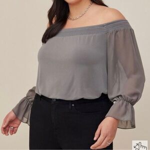 NEW Torrid Gray Studio Knit Off Shoulder Smocked Chiffon Sleeves Swing Top 3X